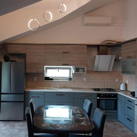 Mislav Apartment Трогир Экстерьер фото